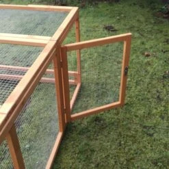 Parc Grillagé Pour Poulailler Farmer L Et XL Bois FSC -Poulailler Boutique extension poulailler farmer bois fsc profil porte ouverte