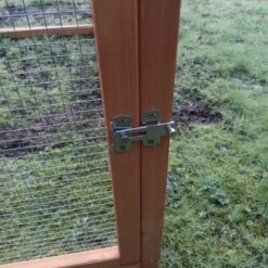 Parc Grillagé Pour Poulailler Farmer L Et XL Bois FSC -Poulailler Boutique extension poulailler farmer bois fsc verrou metal