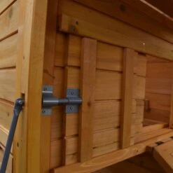 Poulailler Orava Toit Shingle Ouvrant 2 à 4 Poules -Poulailler Boutique orava vue m canisme porte ouverte