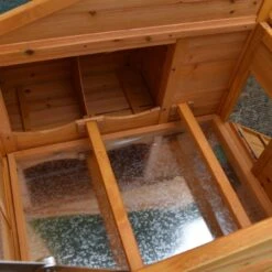 Poulailler Orava Toit Shingle Ouvrant 2 à 4 Poules -Poulailler Boutique orava vue partie nuit