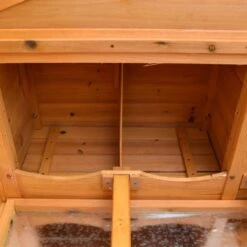 Poulailler Orava Toit Shingle Ouvrant 2 à 4 Poules -Poulailler Boutique orava vue pondoir