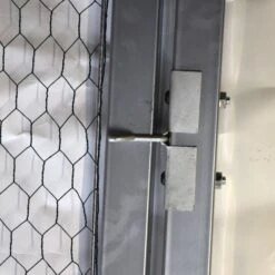 Porte Pour Enclos Poulailler Parc Grillagé Renforcé P001, P004 Et P005 -Poulailler Boutique porte carre enclos grillage detail