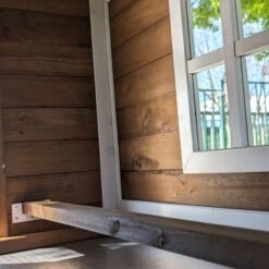 Poulailler Brahma Toit Shingle 6 à 8 Poules Bois FSC 33 Poulailler Brahma Toit Shingle 6 à 8 Poules Bois FSC -Poulailler Boutique poulailler brahma vue int rieur 1