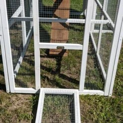 Poulailler Brahma Toit Shingle 6 à 8 Poules Bois FSC 34 Poulailler Brahma Toit Shingle 6 à 8 Poules Bois FSC -Poulailler Boutique poulailler brahma vue ouverture poulailler