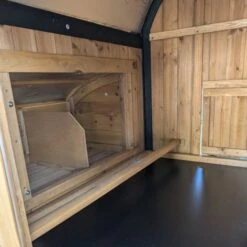 Poulailler Finlandais Toit Tôle Isolé Ouvrable 4 à 8 Poules -Poulailler Boutique poulailler finlandais toit tole isole 4 a 8 poules detail interieur