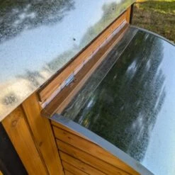 Poulailler Finlandais Toit Tôle Isolé Ouvrable 4 à 8 Poules -Poulailler Boutique poulailler finlandais toit tole isole 4 a 8 poules detail pondoir