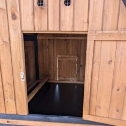 Poulailler Finlandais Toit Tôle Isolé Ouvrable 4 à 8 Poules -Poulailler Boutique poulailler finlandais toit tole isole 4 a 8 poules entree