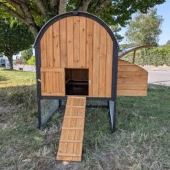 Poulailler Boutique -Poulailler Boutique poulailler finlandais toit tole isole 4 a 8 poules face avant