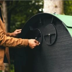 Poulailler Nestera Sur Roues Le Wagon Plastique Recyclé 8 à 15 Poules -Poulailler Boutique poulailler plastique le wagon 8 poules nestera trous aeration