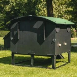 Poulailler Nestera Sur Pieds Taille L Plastique Recyclé 8 à 15 Poules -Poulailler Boutique poulailler plastique recycle nestera l arriere lum