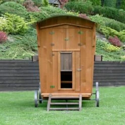 Poulailler Roulotte Toit Tôle 6 à 10 Poules Mobile 19 Poulailler Roulotte Toit Tôle 6 à 10 Poules Mobile -Poulailler Boutique poulailler roulotte face avant