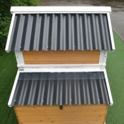 Poulailler Toit Renforcé S Toit Plastique 4 à 6 Poules -Poulailler Boutique poulailler toit renforce s 4 a 6 poules detail toit