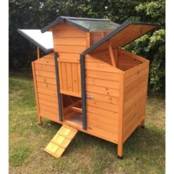 Poulailler Farmer L Toit En Tôle Ouvrant 4 à 6 Poules Bois FSC -Poulailler Boutique poulailler farmer profil avant ouvert